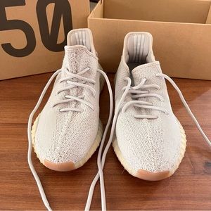 Like New Yeezy Boost 350 V2 in Sesame